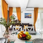 Azur 148 - Pool & Spa Beach Resort