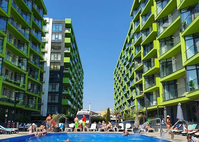 Azur 148 - Pool & Spa Beach Resort