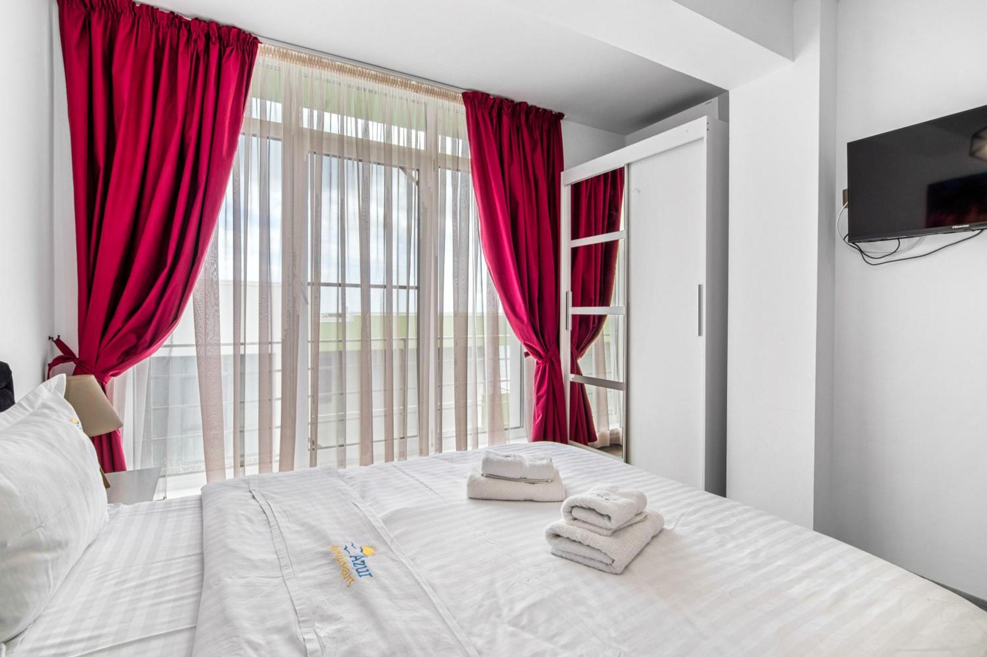 Azur 148 - Pool & Spa Beach Apartment