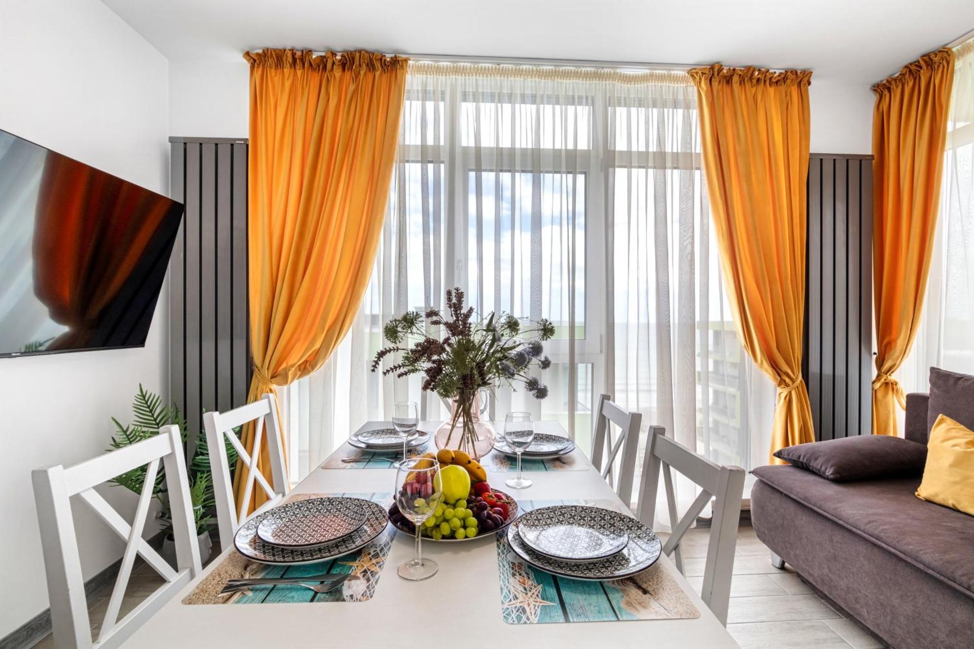 Azur 148 - Pool & Spa Beach Apartment